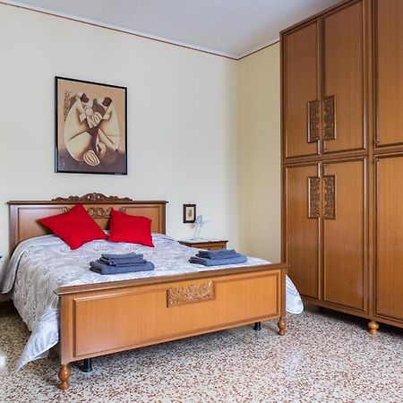 A Pochi Passi Dal Centro E Dall'Ospedale Di Parma Διαμέρισμα Εξωτερικό φωτογραφία