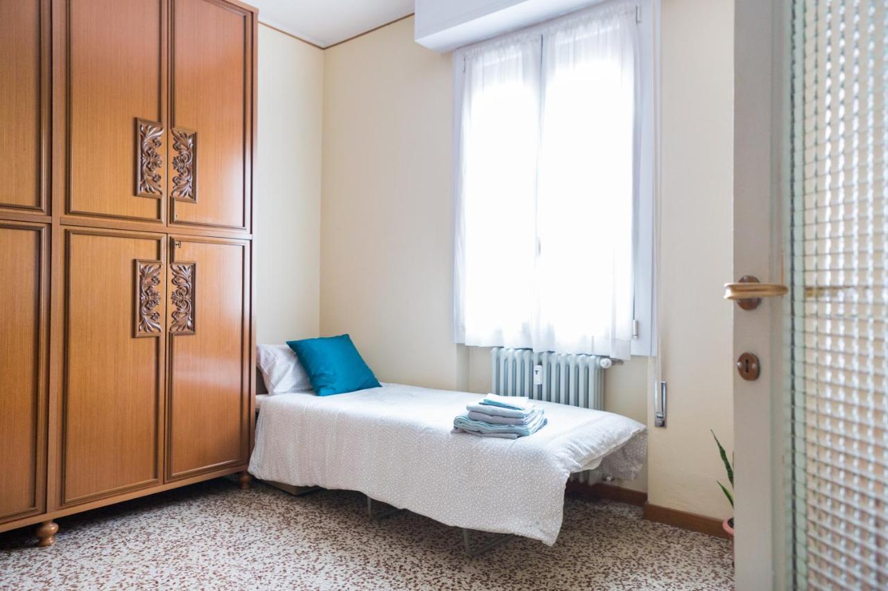 A Pochi Passi Dal Centro E Dall'Ospedale Di Parma Διαμέρισμα Εξωτερικό φωτογραφία